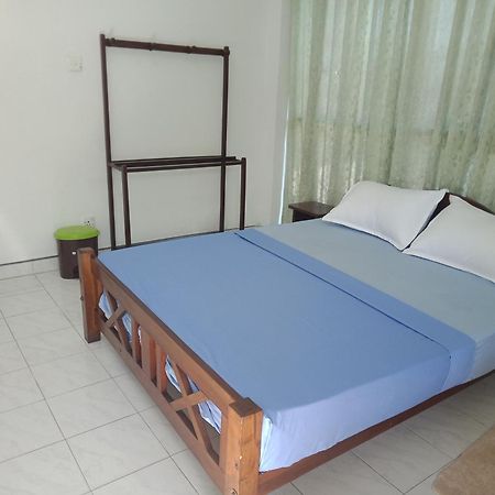 Kingdom Gate Hotel Katugastota Esterno foto